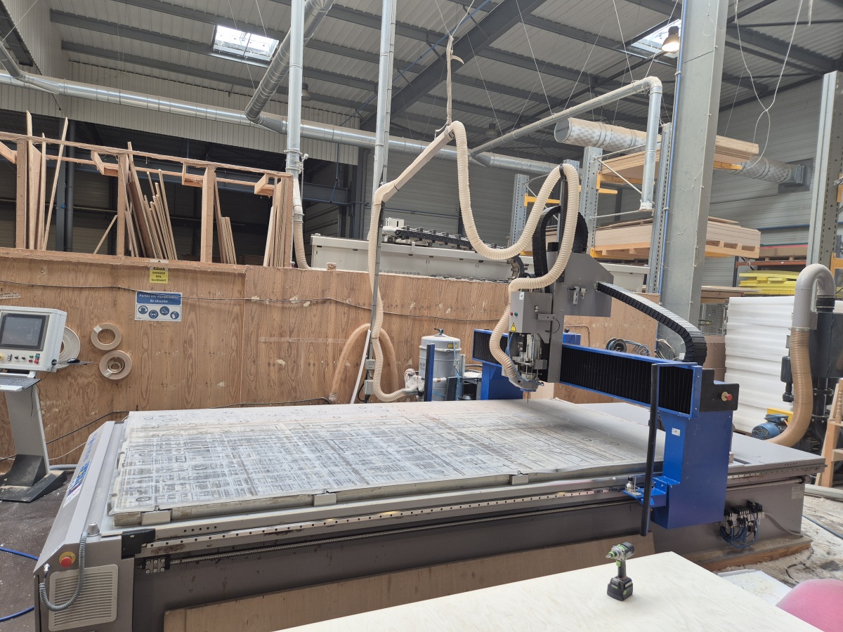 Machine de fraisage 3 axes d'occasion